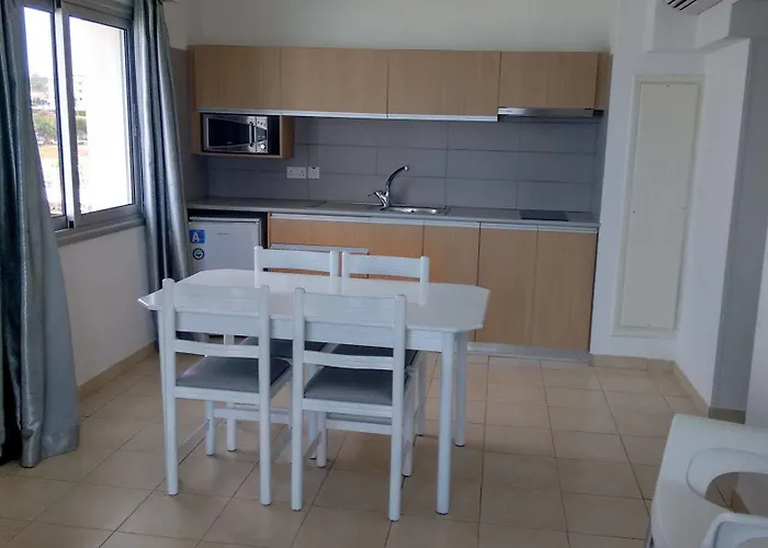 Hotel de apartamente Vrissaki 4*