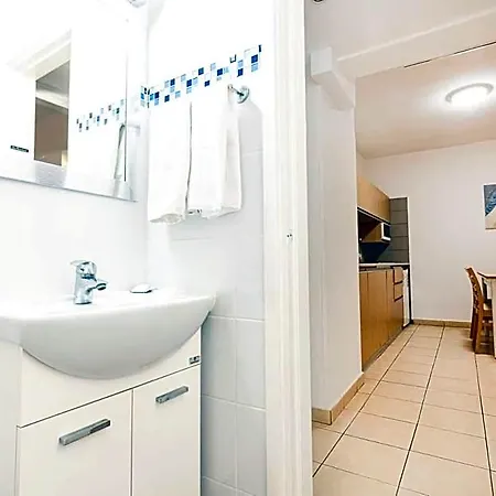 Vrissaki Aparthotel