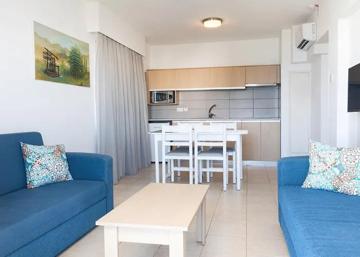 아파트호텔 Vrissaki